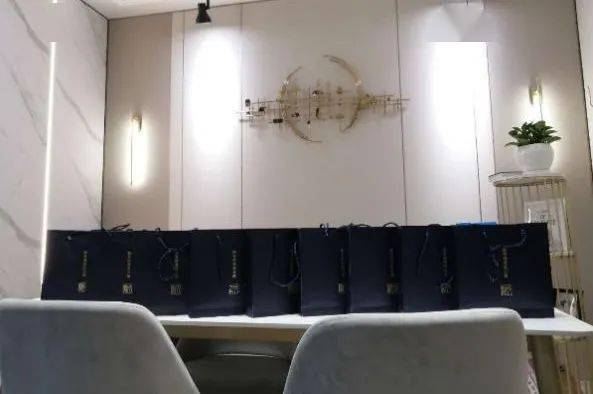 奧華超級(jí)工廠行乘風(fēng)破浪 掀起頂墻新篇章培訓(xùn)活動(dòng)圓滿舉行